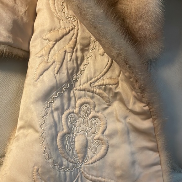 Shoulder throw Mink - Picture 3 of 5